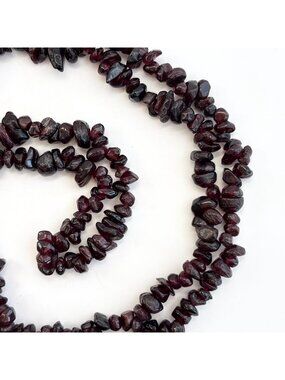 Red Garnet Chip Beaded Chip Long Stranded Vintage Necklace - 34"